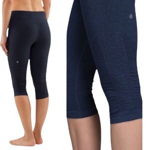 Lululemon Athletica In the Flow Crop II Leggings size 2